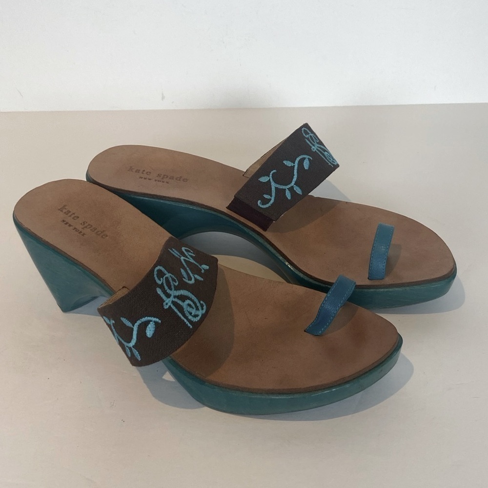 Kate Spade Wooden Wedge Sandals Size 9 Toe Ring Slip On Embroidered Brown & Blue